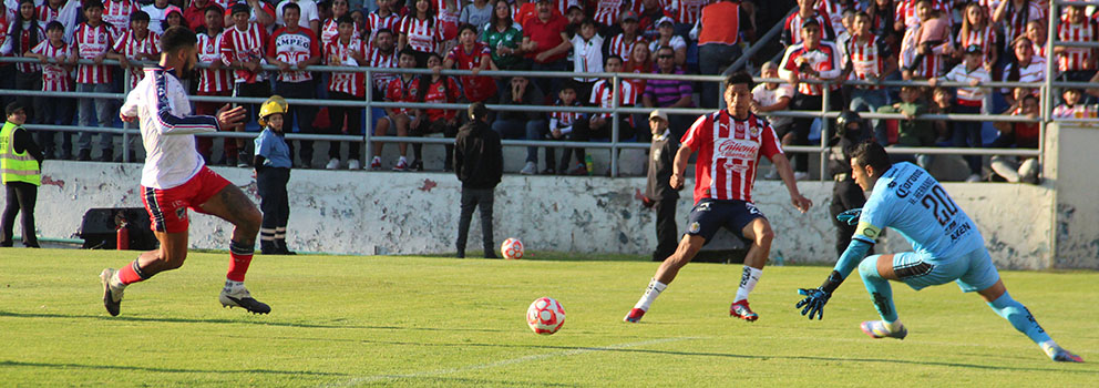 CHIVAS GOLEO, 4 POR 0
